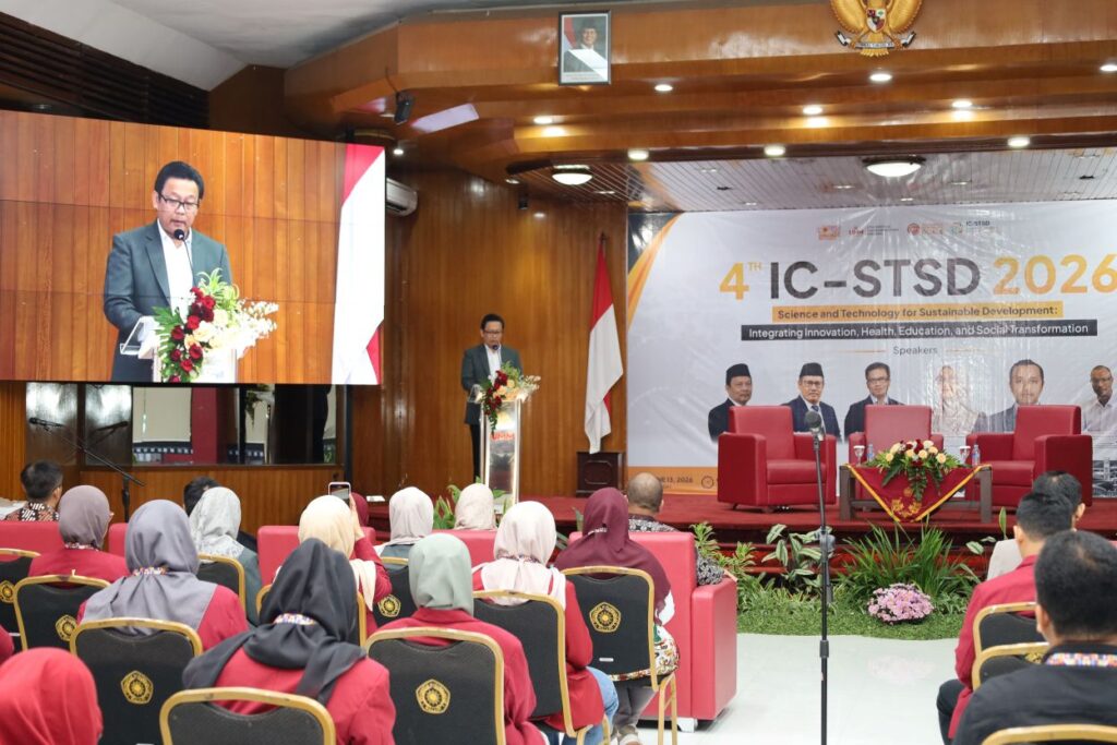 Pembukaan oleh Prof. Khozin